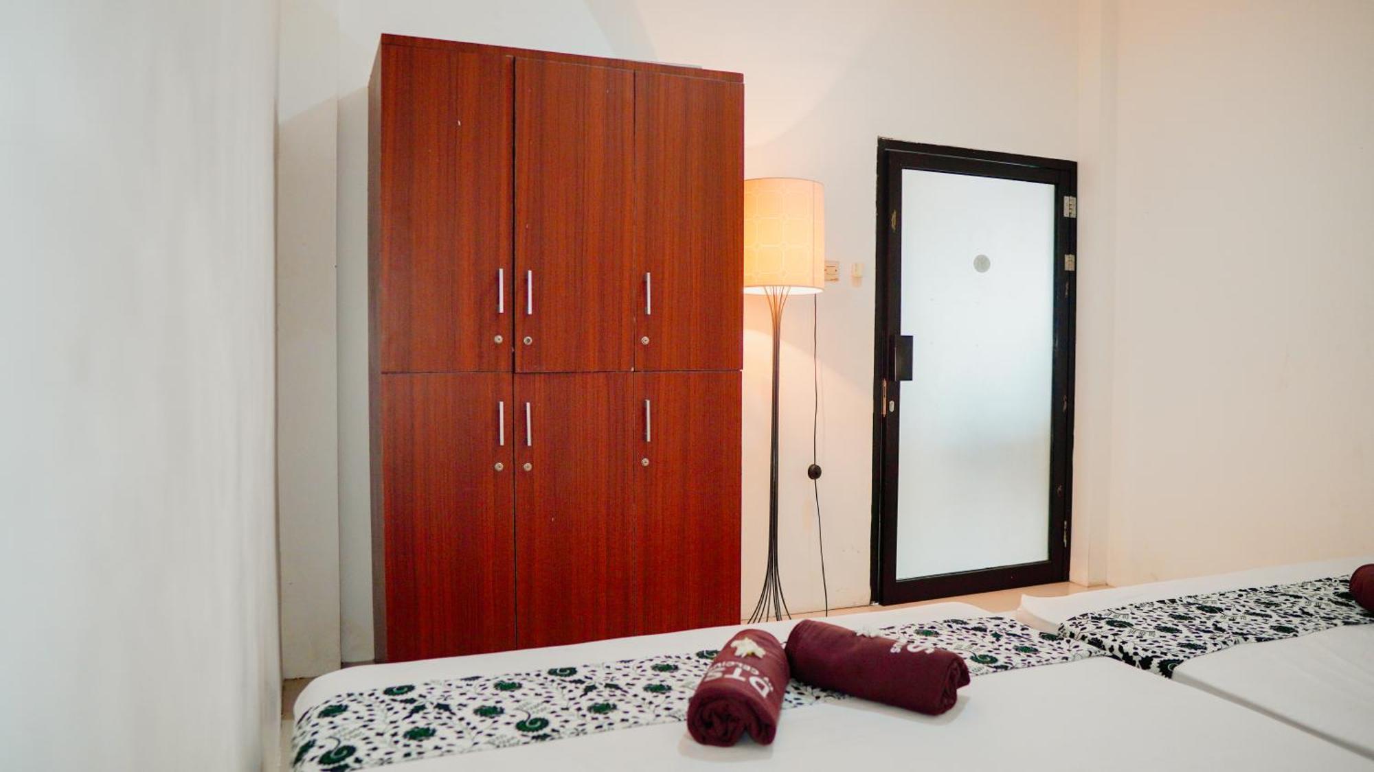 Dormitory Tourism Sritanjung Banyuwangi By Gajahsora Management Exterior foto