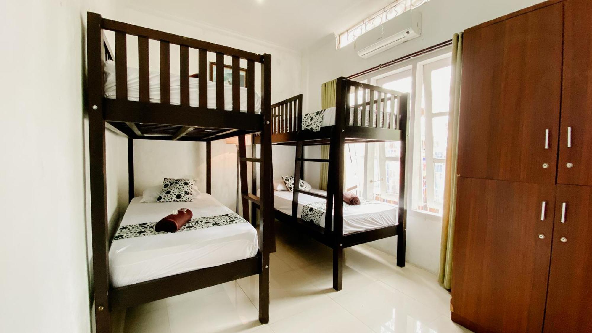 Dormitory Tourism Sritanjung Banyuwangi By Gajahsora Management Exterior foto
