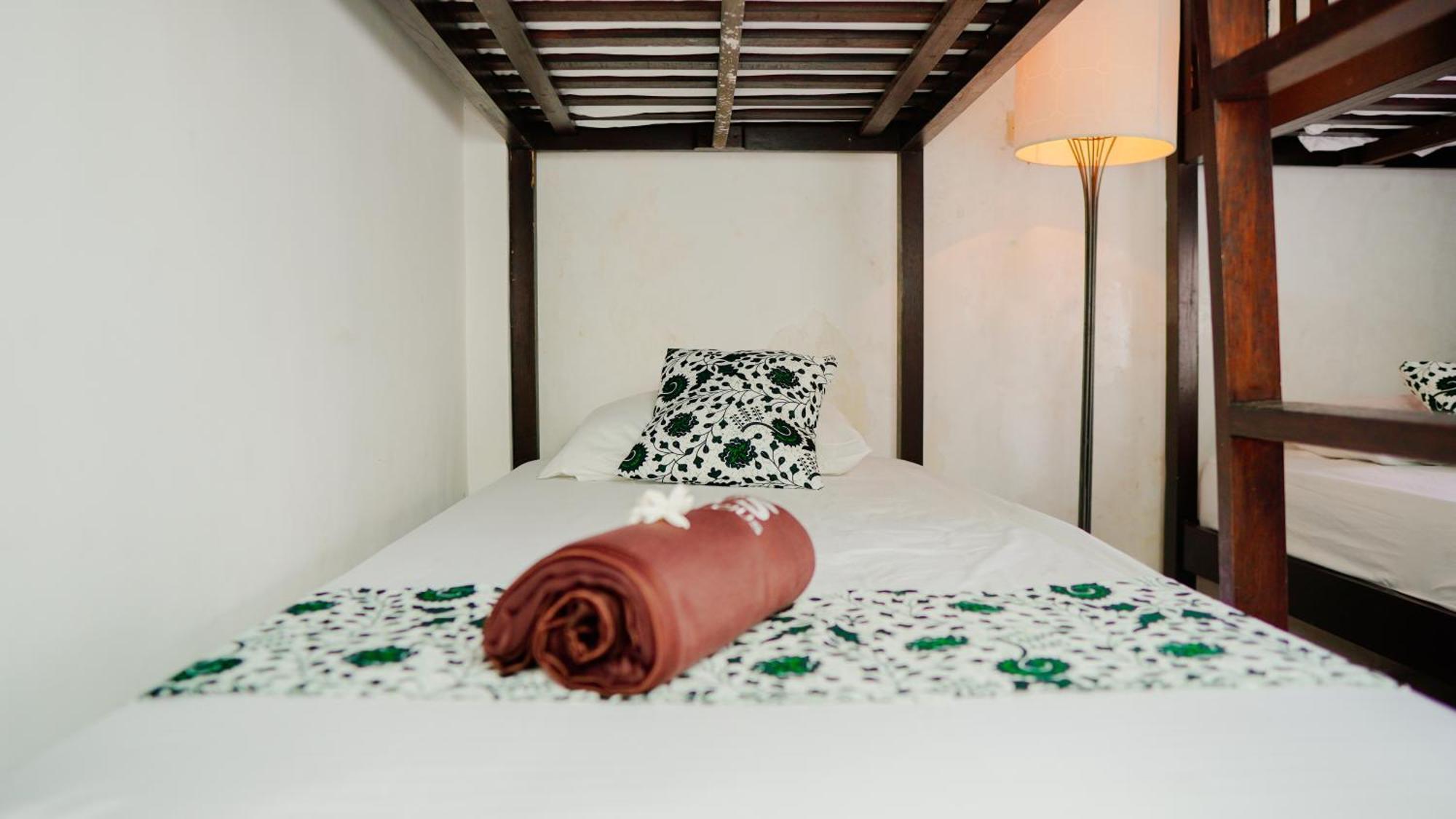 Dormitory Tourism Sritanjung Banyuwangi By Gajahsora Management Exterior foto