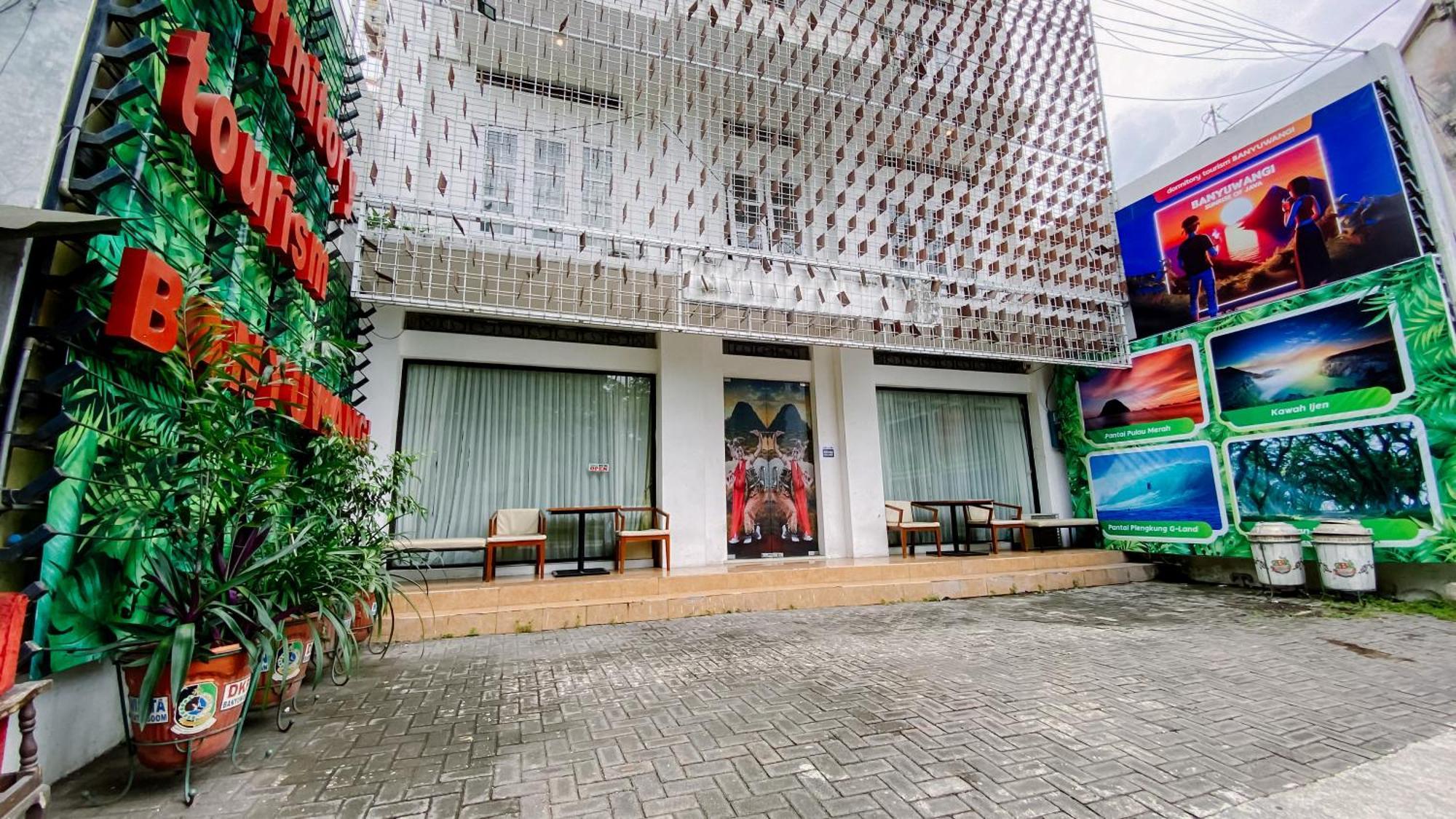 Dormitory Tourism Sritanjung Banyuwangi By Gajahsora Management Exterior foto