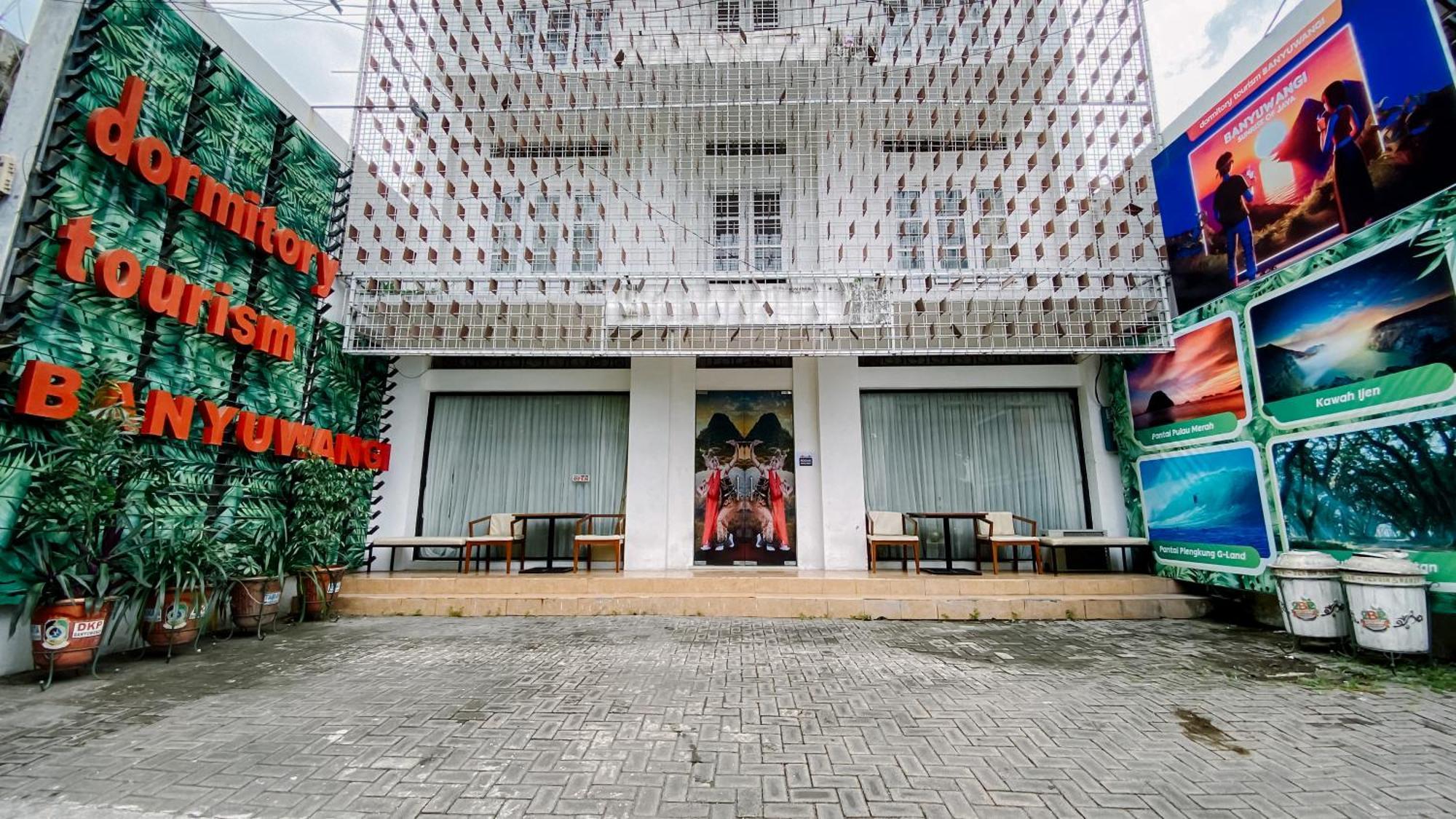 Dormitory Tourism Sritanjung Banyuwangi By Gajahsora Management Exterior foto